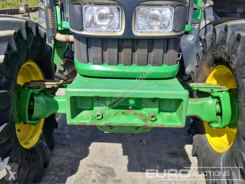 Zemědělský traktor John Deere 6330