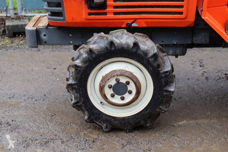 جرار زراعي Kubota Sunshine L1-215