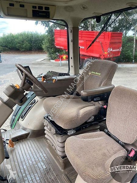 Zemědělský traktor John Deere 7230R
