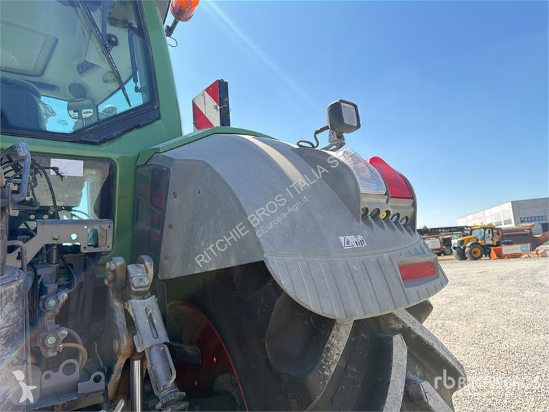 Сільськогосподарський трактор Fendt 828 Vario