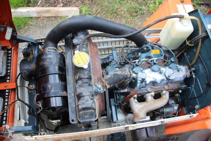 Сільськогосподарський трактор Kubota B1400DT