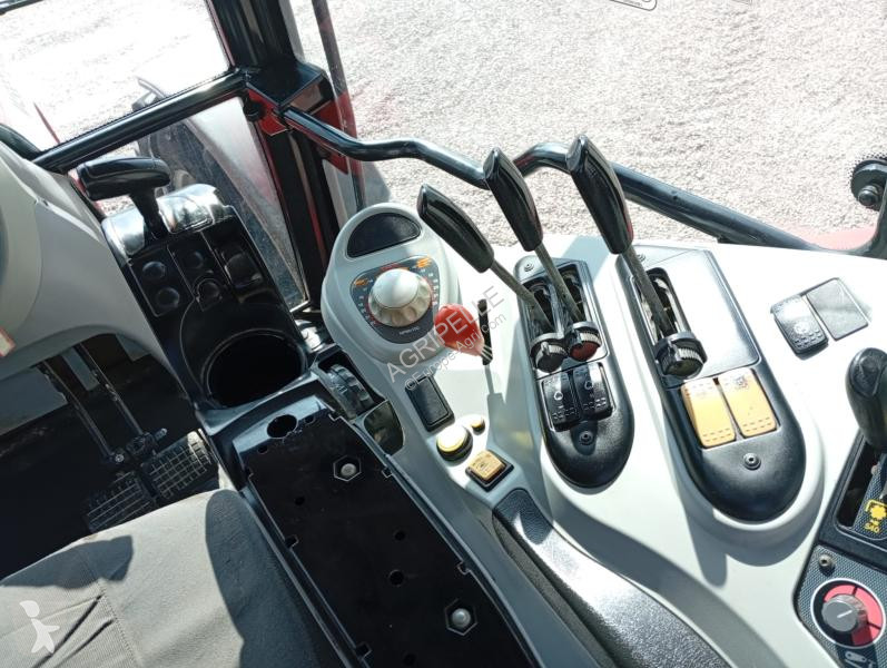 Сільськогосподарський трактор Massey Ferguson...