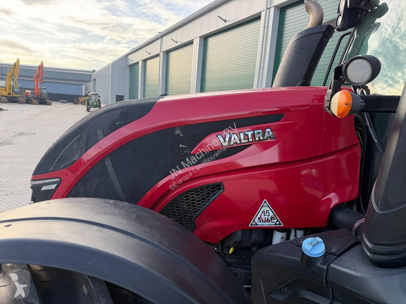 Ciągnik Valtra T 174 GOOD TIRES