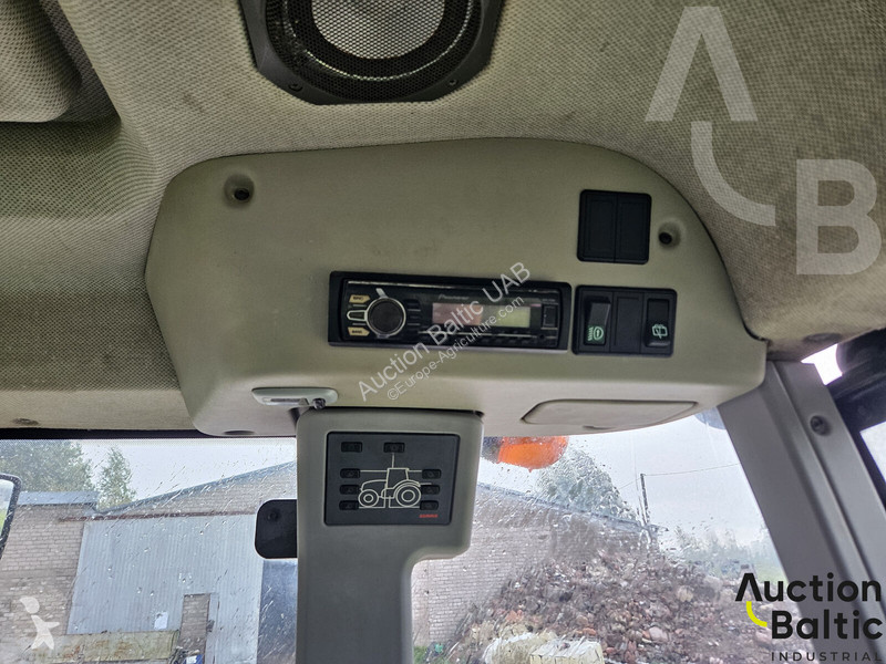 Claas Axion 830 tractor
