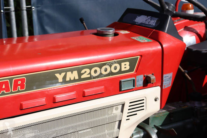 Tractor agrícola Yanmar YM2000B