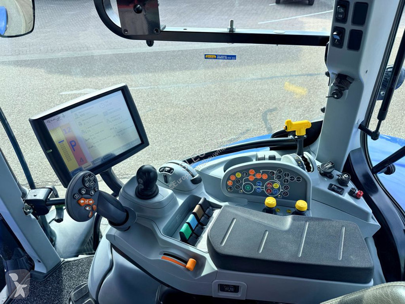 Tracteur agricole New Holland T7.210 PC T4B MY18