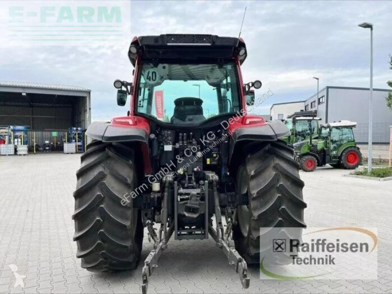 Tracteur agricole Valtra  a104