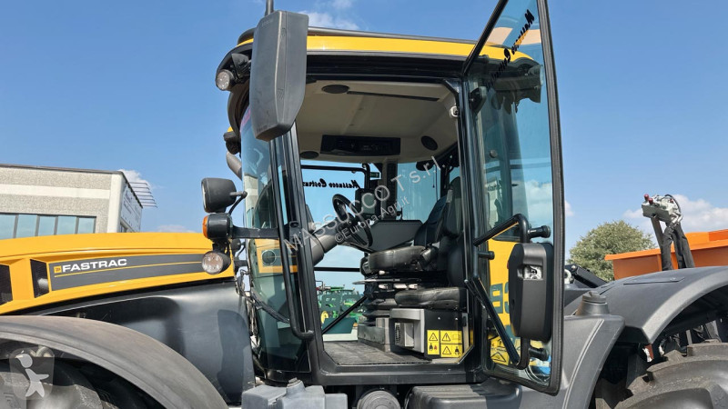 Tracteur agricole JCB 4220 4X4