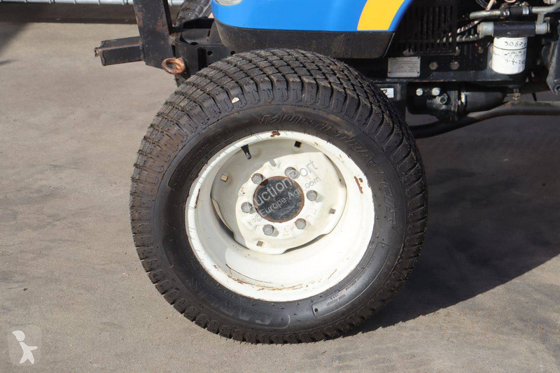 Tracteur agricole New Holland Boomer 2030