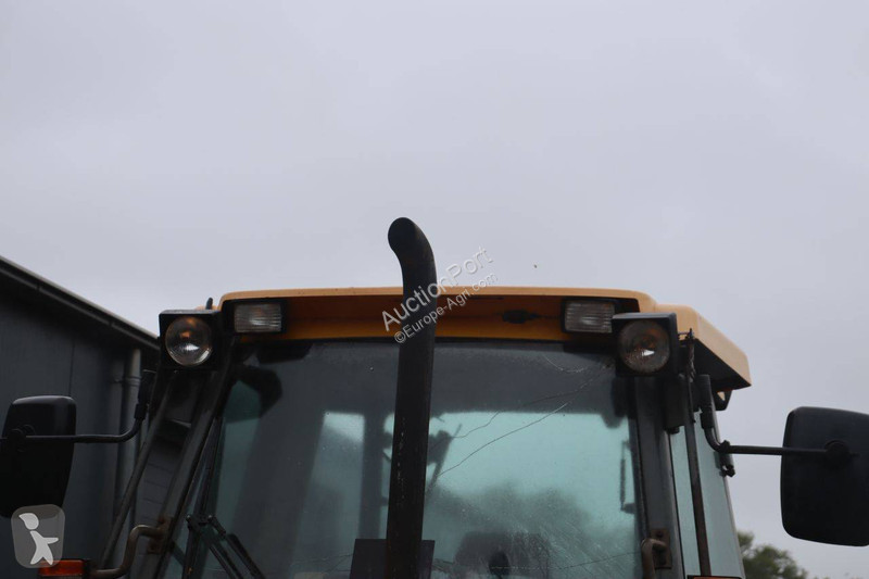 Zemědělský traktor JCB Fastrac 1135