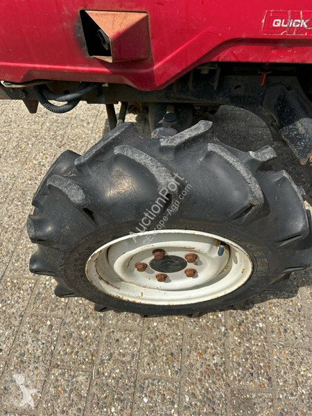 Tracteur agricole Mitsubishi MT165
