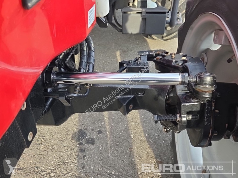 Zemědělský traktor Massey Ferguson 2210