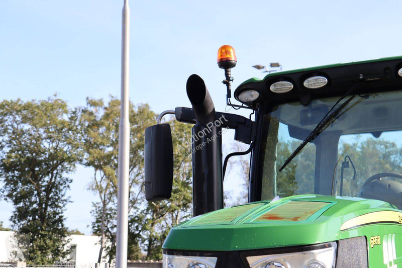 Zemědělský traktor John Deere 6195R