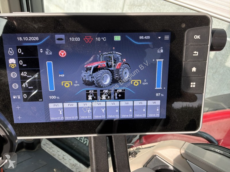 Zemědělský traktor Massey Ferguson 9S.425...