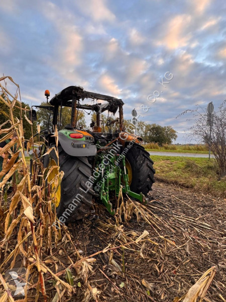 Tractor John Deere 6130R BRANDSCHADEN zur...