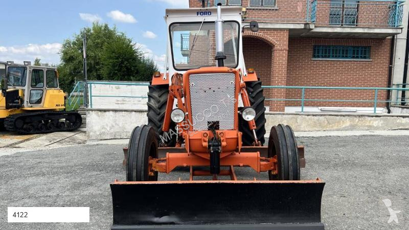 جرار زراعي Ford 5600 4X2