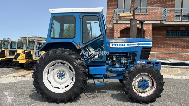 جرار زراعي Ford 7700 4X4