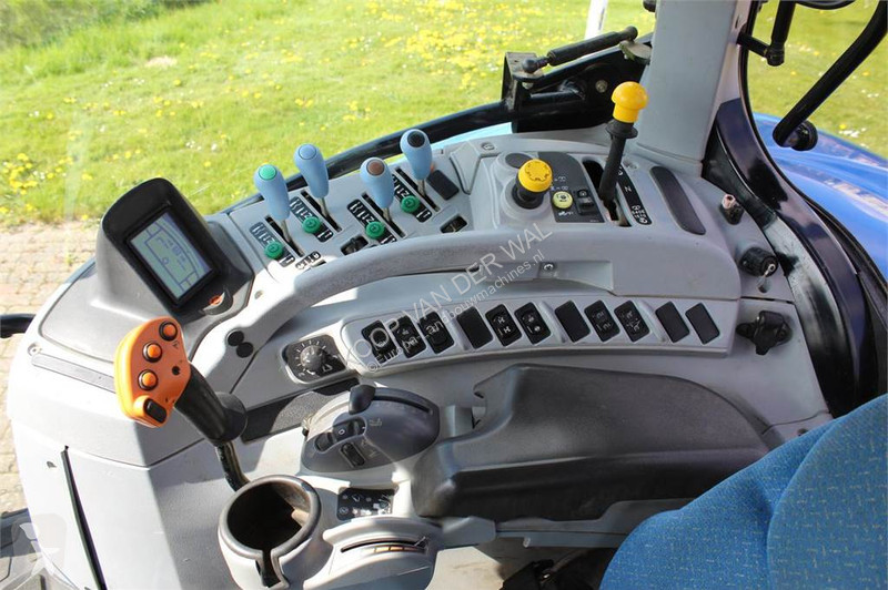 Tractor New Holland T7050