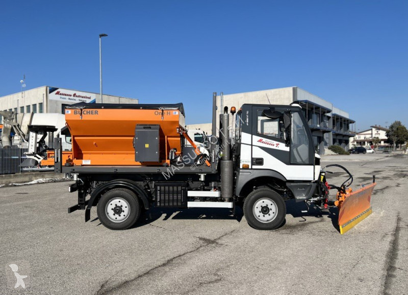 Lantbrukstraktor Aebi Schmidt MT760
