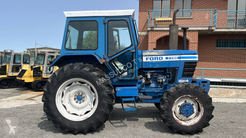 Lantbrukstraktor Ford 7700 4X4