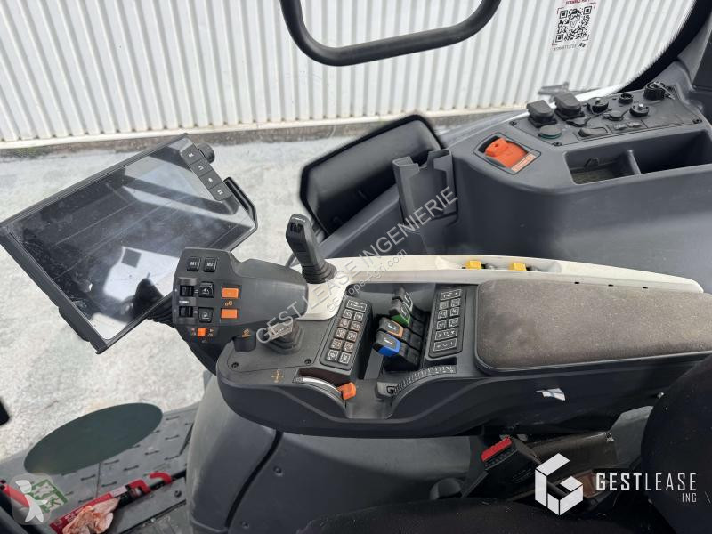 Tractor agrícola Valtra  T215 VERSU