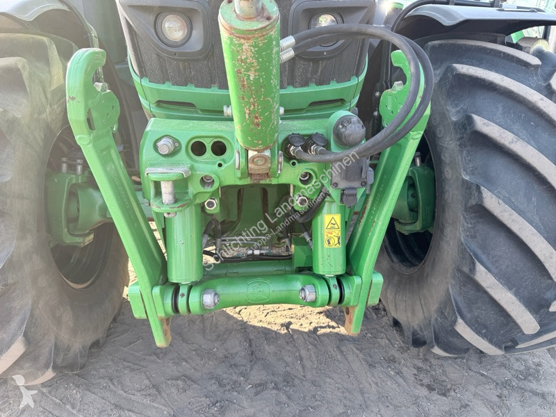 Tracteur agricole John Deere 6215R
