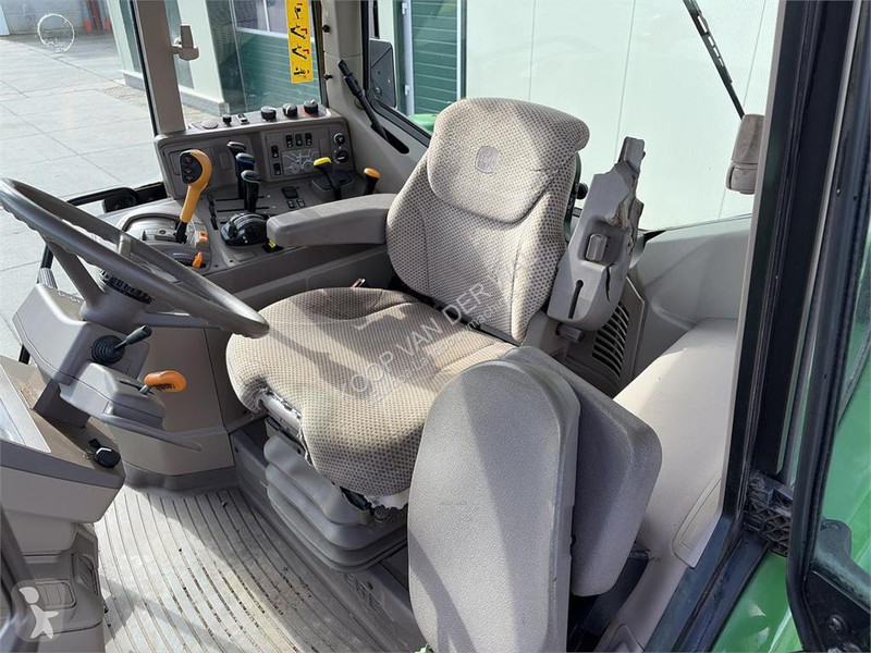 Lantbrukstraktor John Deere 6120M AQ TLS