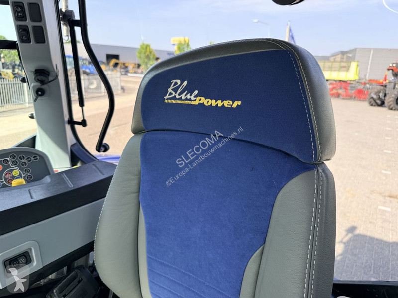 New Holland T7.260 AC Stage V Blue Power tractor