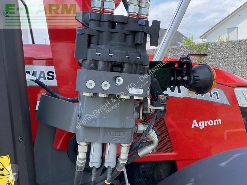 Landbrugstraktor Massey Ferguson  5711 m dyna-4