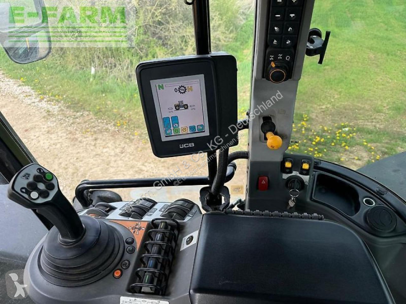 Lantbrukstraktor JCB  fastrac 4220