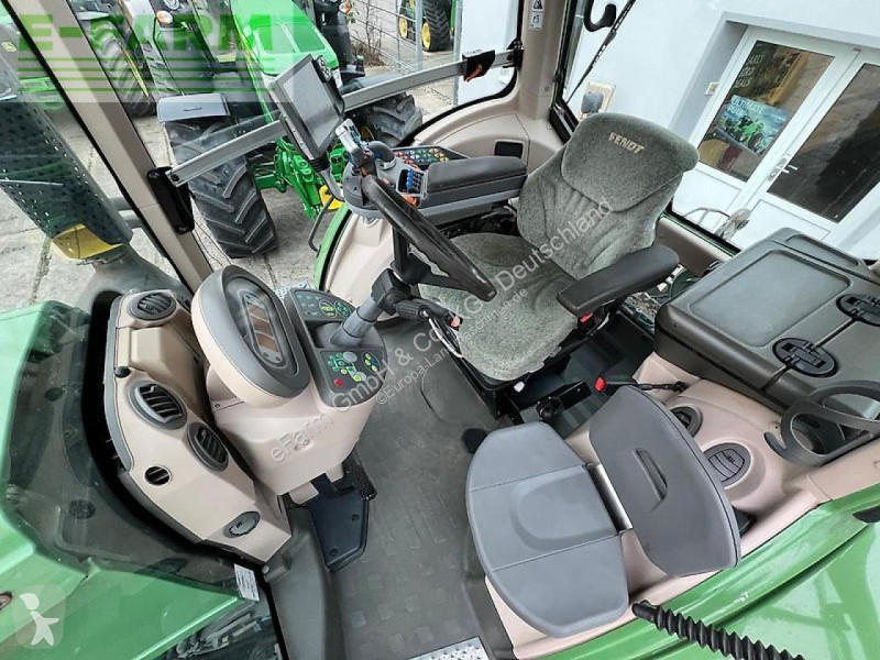 Landbrugstraktor Fendt  824 vario profi plus...