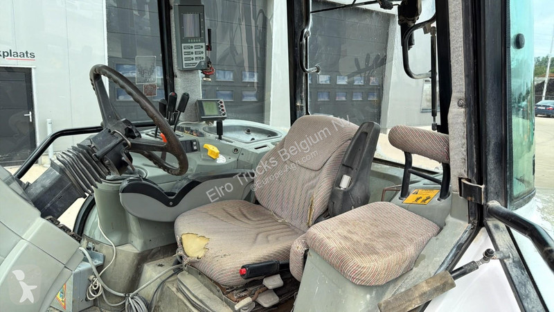 Lantbrukstraktor Massey Ferguson 8220 POWER...