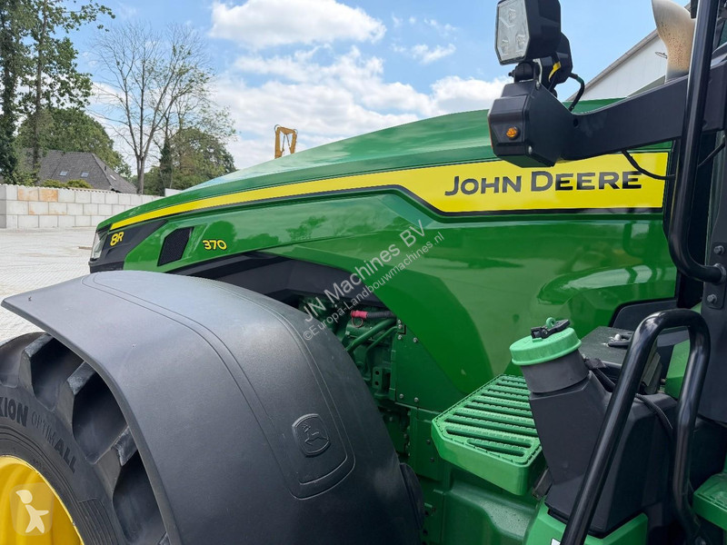 Ciągnik John Deere 8R 370