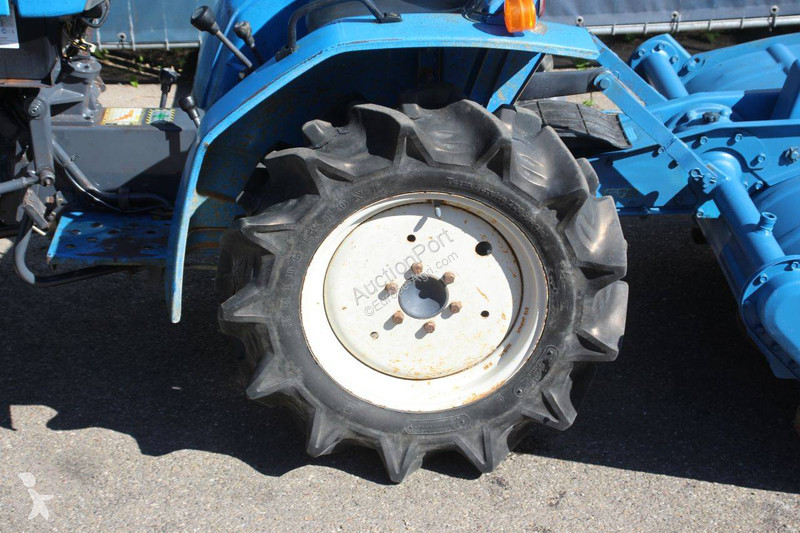 Lantbrukstraktor Mitsubishi MT1301D