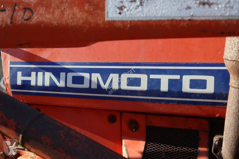 Zemědělský traktor Hinomoto E264