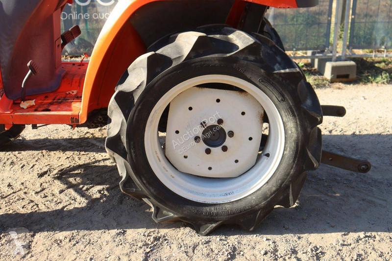 جرار زراعي Kubota GT21