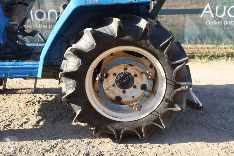 جرار زراعي Iseki TA270F