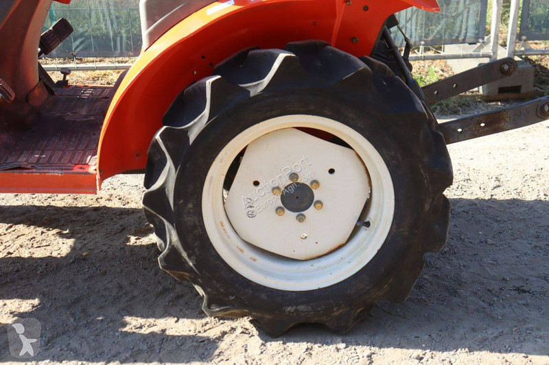 جرار زراعي Kubota GB16