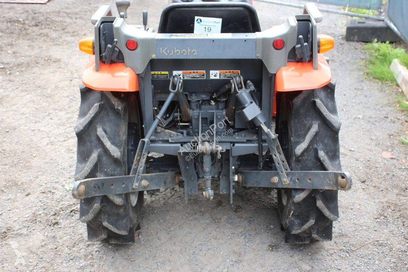 Сільськогосподарський трактор Kubota Granbia GB20