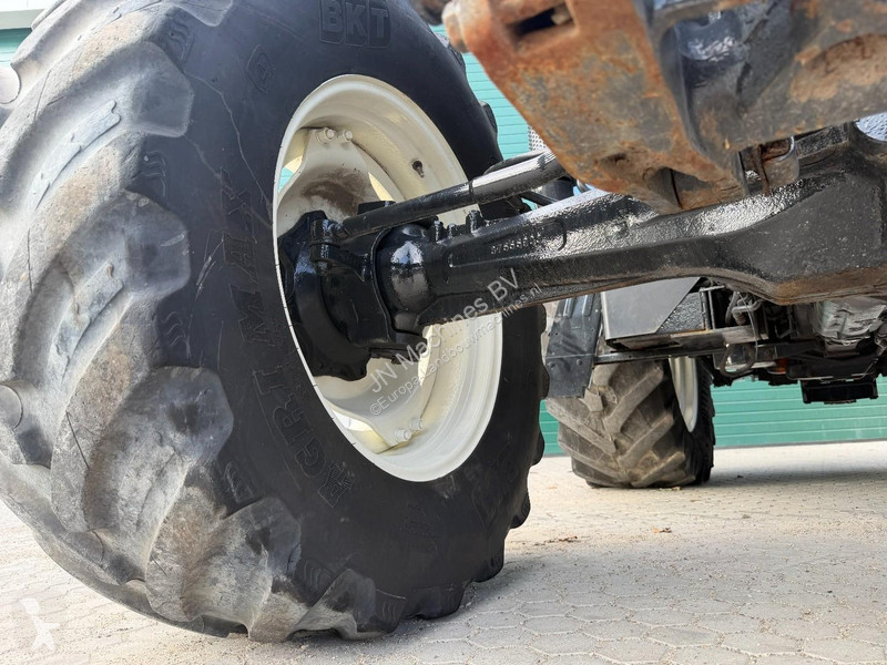 Mezőgazdasági traktor New Holland T6050