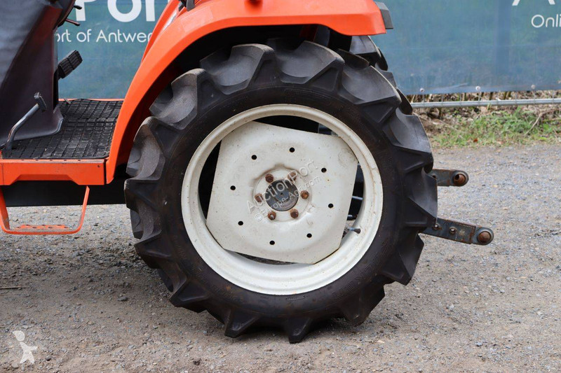 Kubota GT-5 tractor