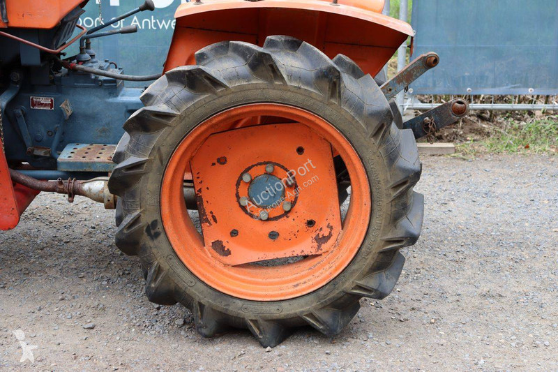 Kubota L2000DT tractor