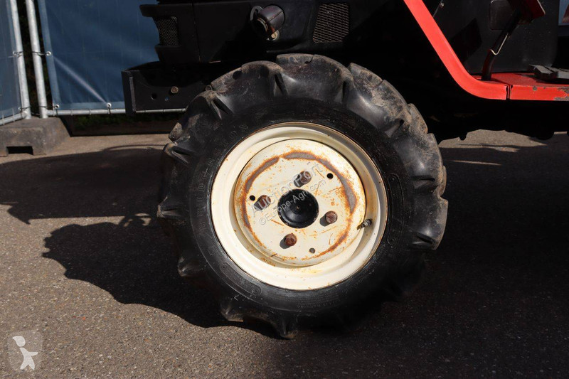 Tractor agrícola Mitsubishi MT155