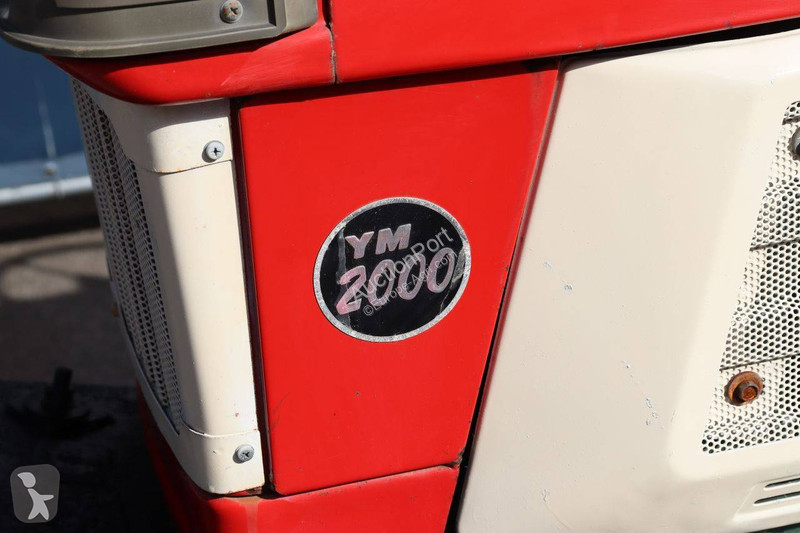 Tractor agrícola Yanmar YM2000B