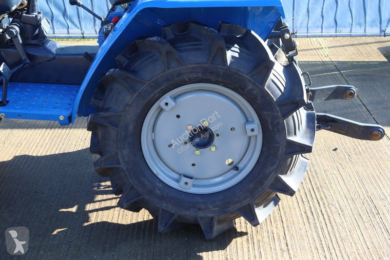 Tractor agrícola Iseki TU1400