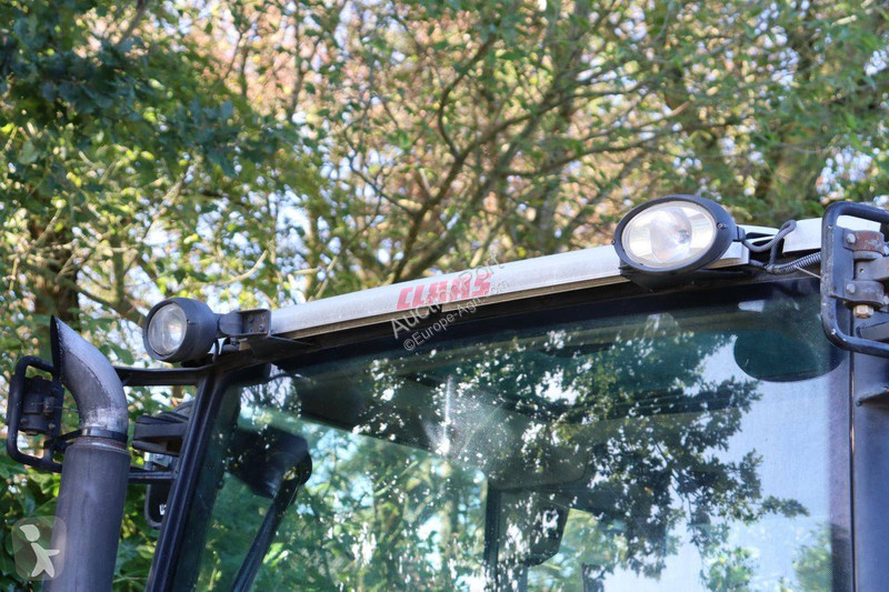Tractor agrícola Claas 340 AXOS