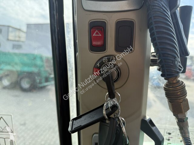 Tracteur agricole Massey Ferguson Agrotron...
