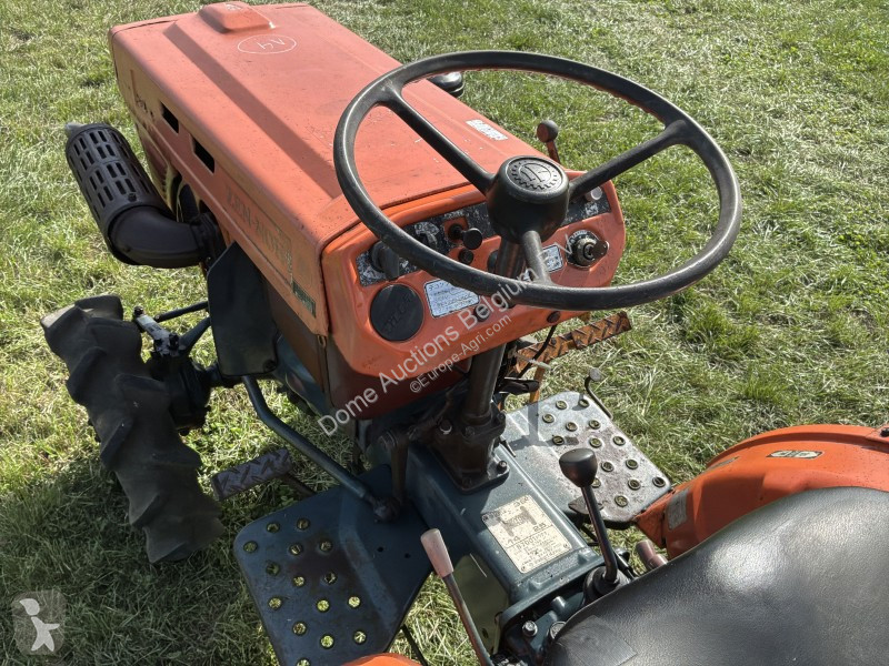 Tractor  B7001