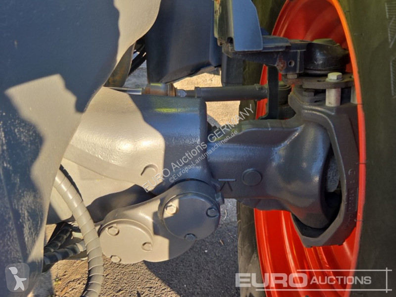 Tracteur agricole Claas Axion 810 CMATIC