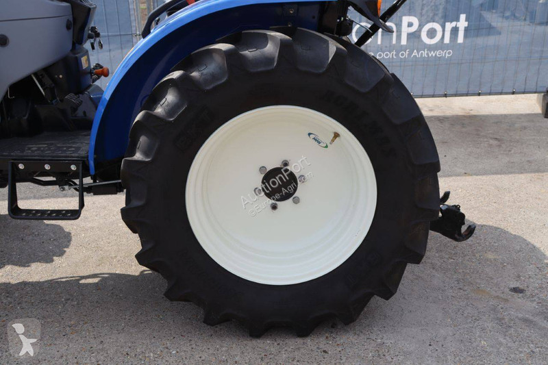 Tracteur agricole New Holland Boomer 55